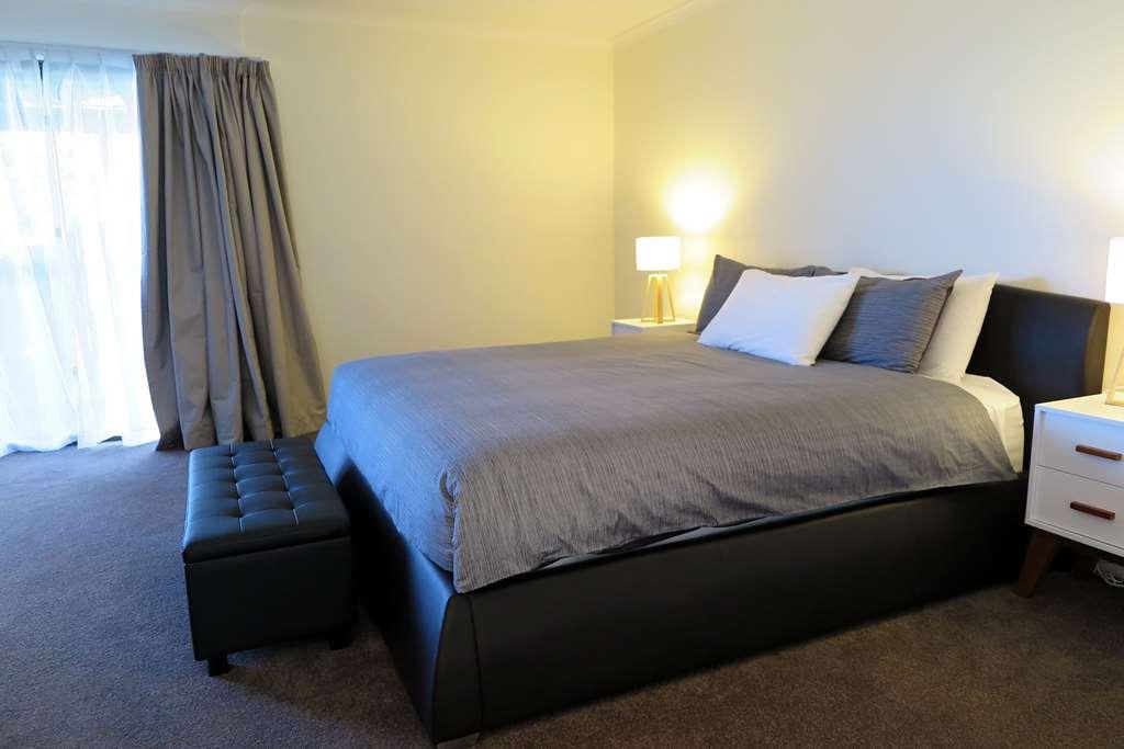 Summerhill Motor Inn (Adults Only) Merimbula Ruang foto