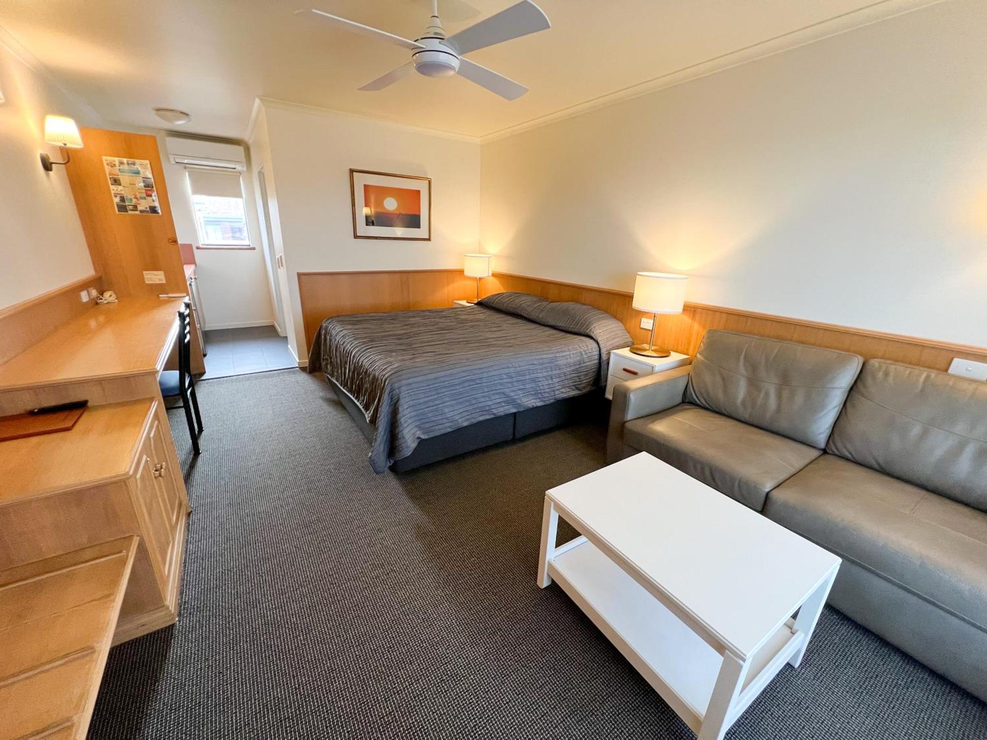 Summerhill Motor Inn (Adults Only) Merimbula Bagian luar foto