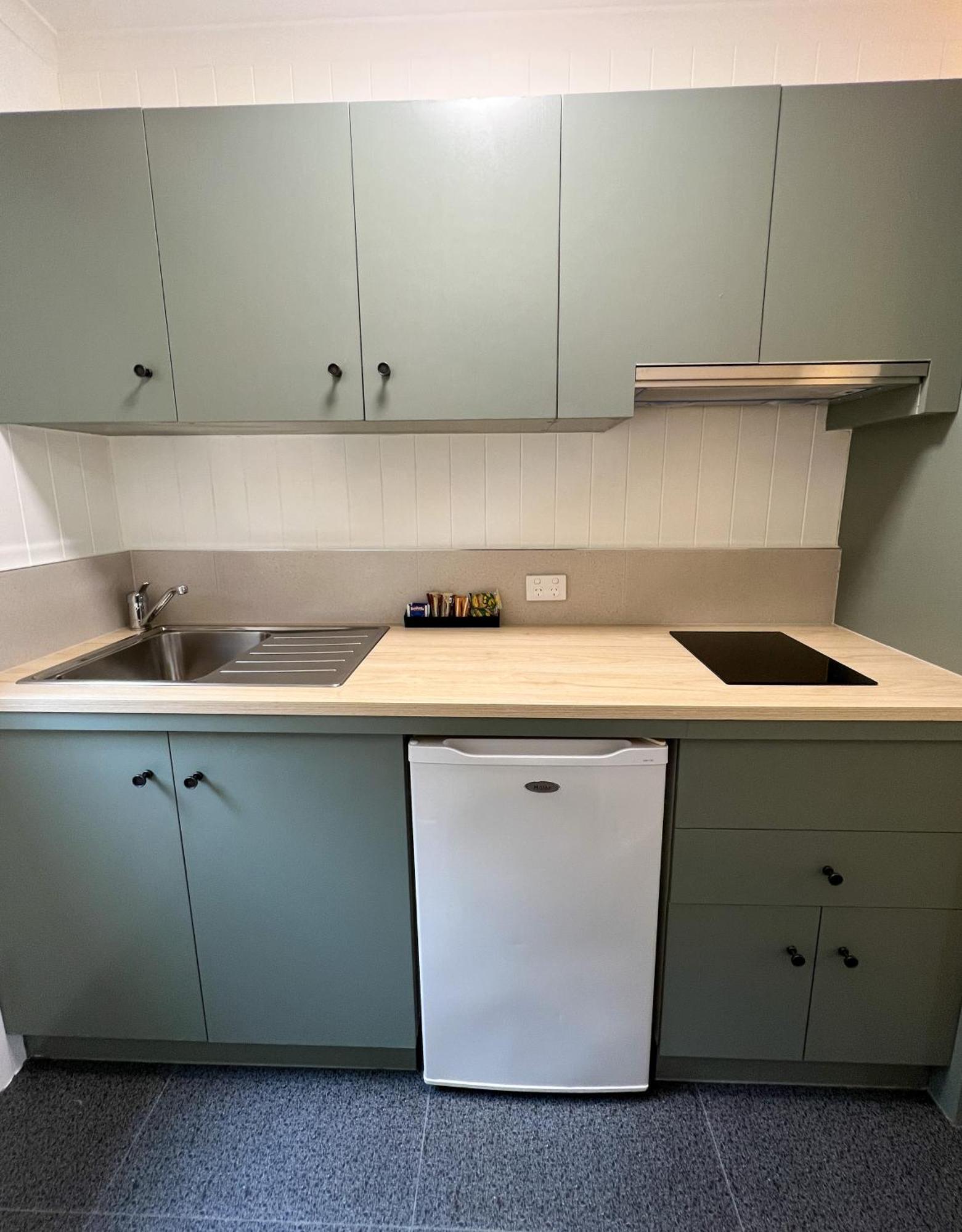 Summerhill Motor Inn (Adults Only) Merimbula Bagian luar foto