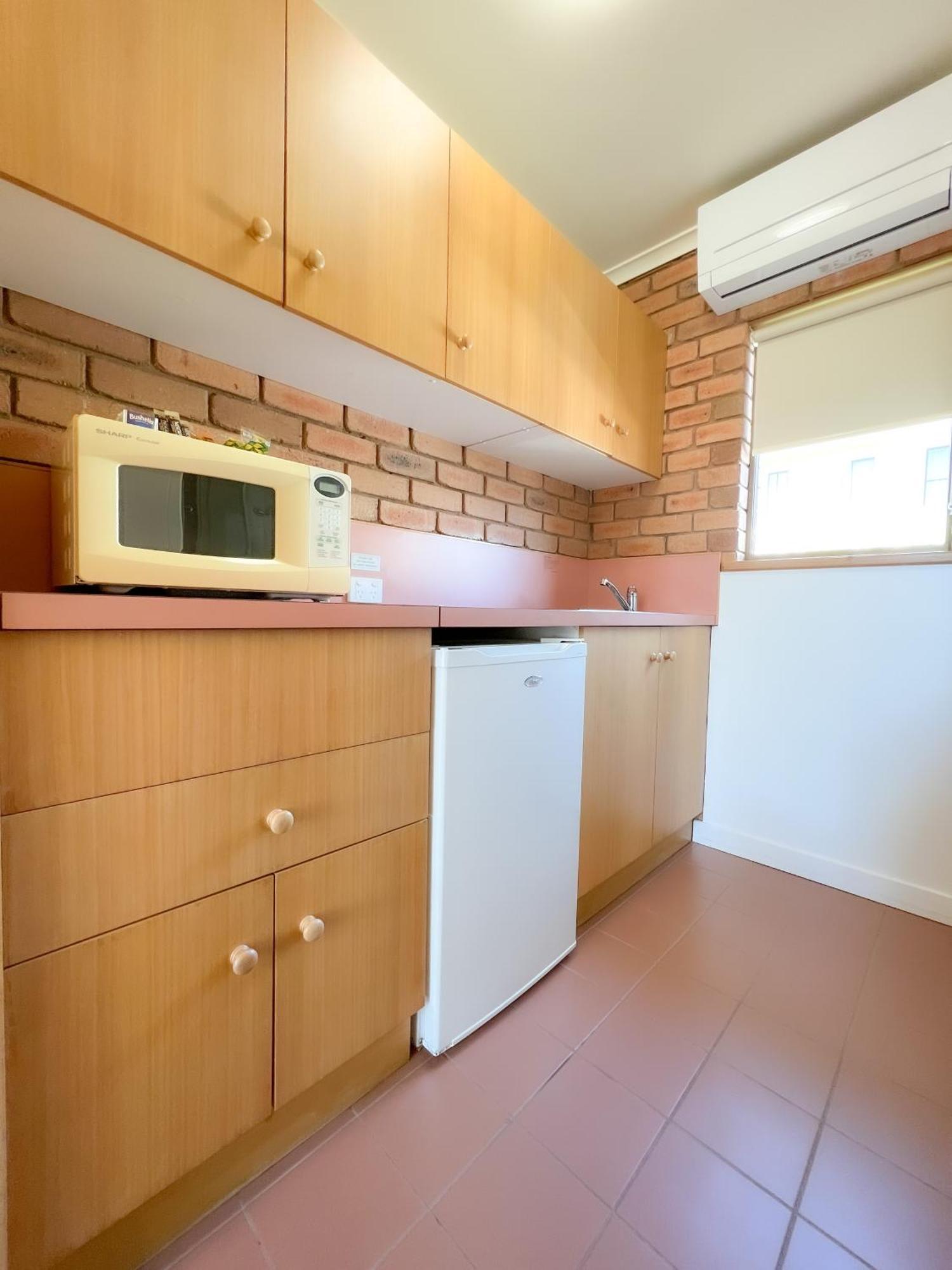 Summerhill Motor Inn (Adults Only) Merimbula Bagian luar foto