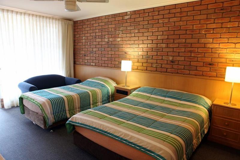 Summerhill Motor Inn (Adults Only) Merimbula Bagian luar foto