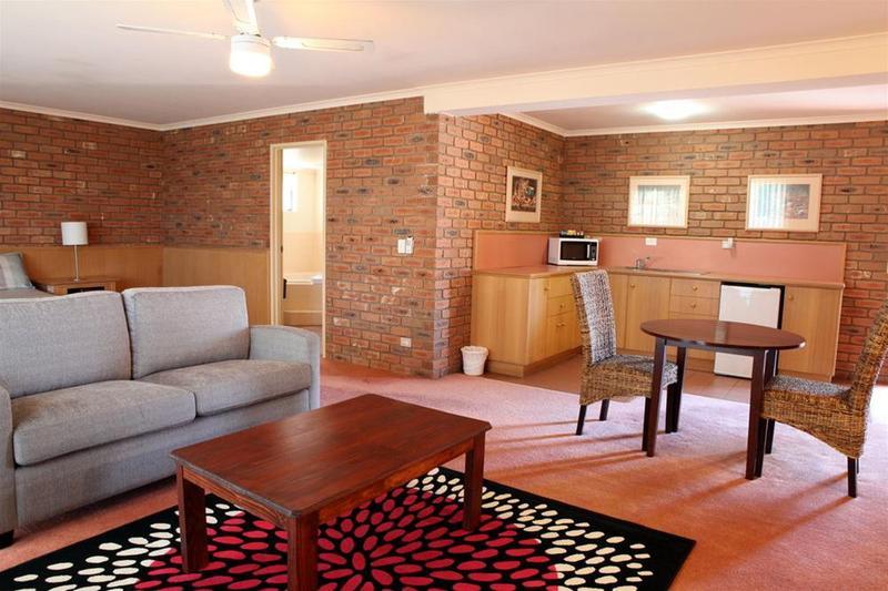 Summerhill Motor Inn (Adults Only) Merimbula Bagian luar foto