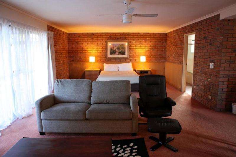 Summerhill Motor Inn (Adults Only) Merimbula Bagian luar foto
