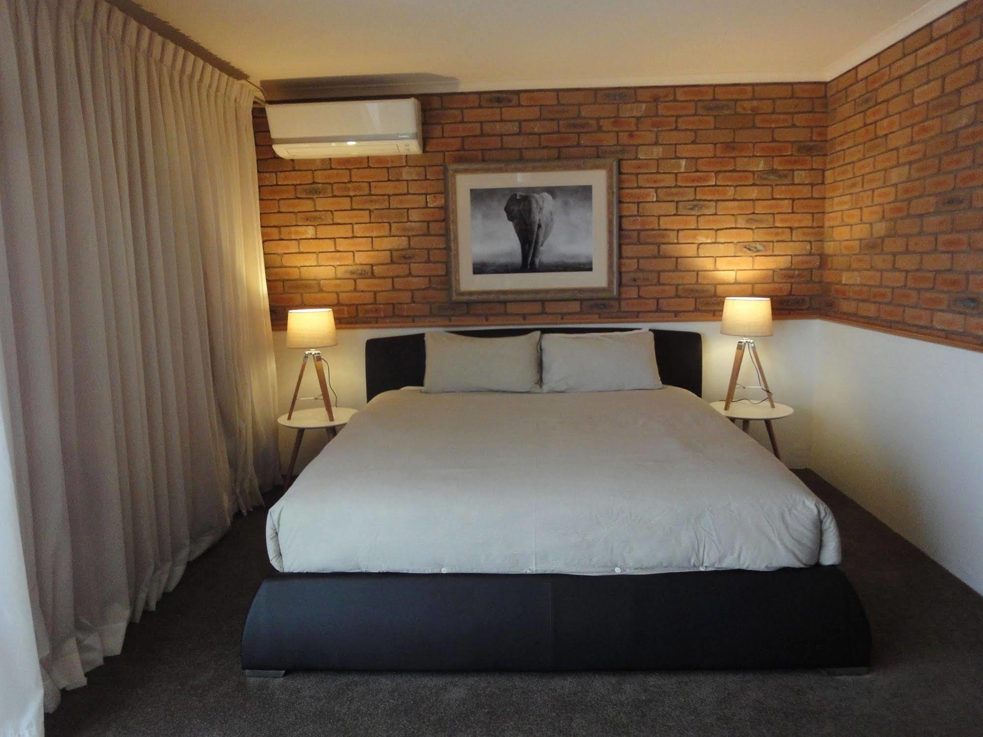 Summerhill Motor Inn (Adults Only) Merimbula Bagian luar foto