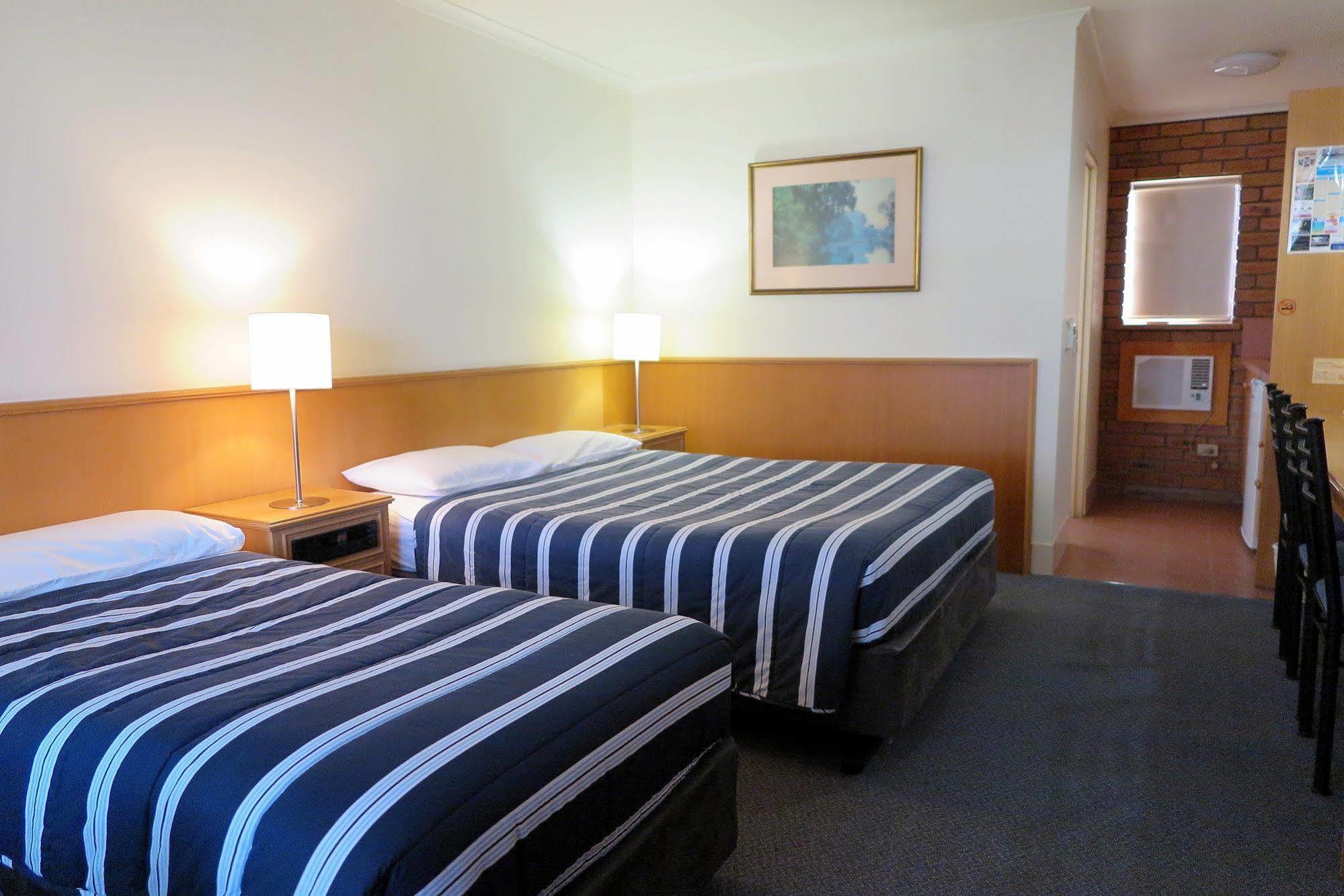 Summerhill Motor Inn (Adults Only) Merimbula Bagian luar foto